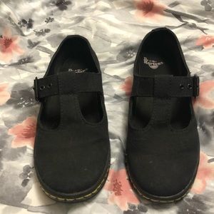 DR. MARTENS WINONA T STRAP